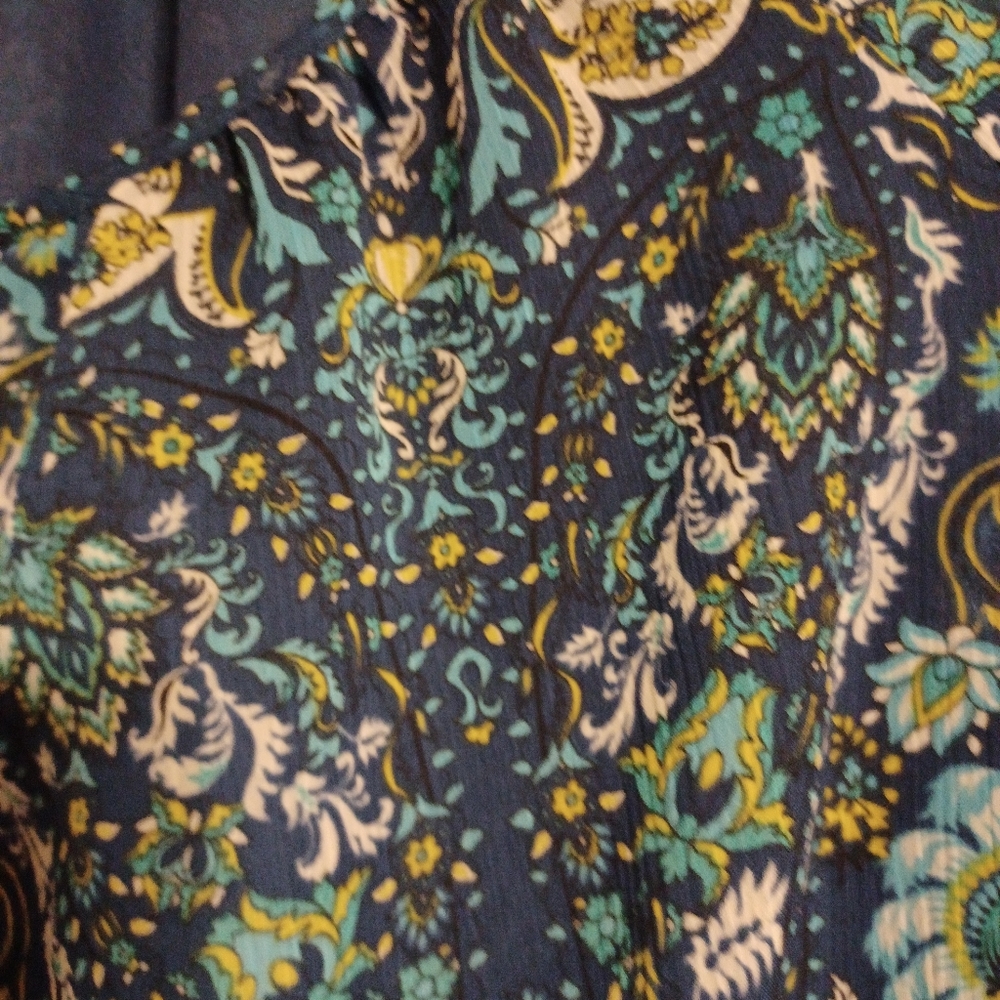 Pretty blouse - Picture 2 of 3
